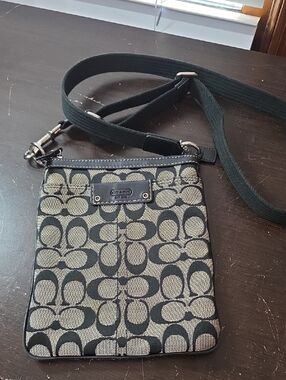 Coach Signature Canvas Crossbody - Black & Beige